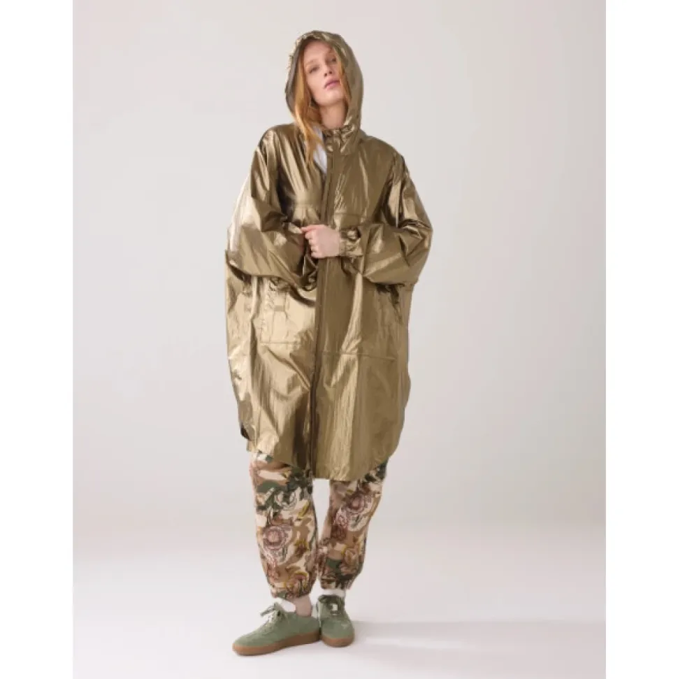 Abrigo Impermeable Metálico Oversized