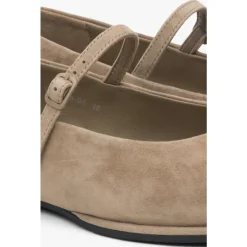 Bailarinas beige para mujeres con hebilla de terciopelo suave