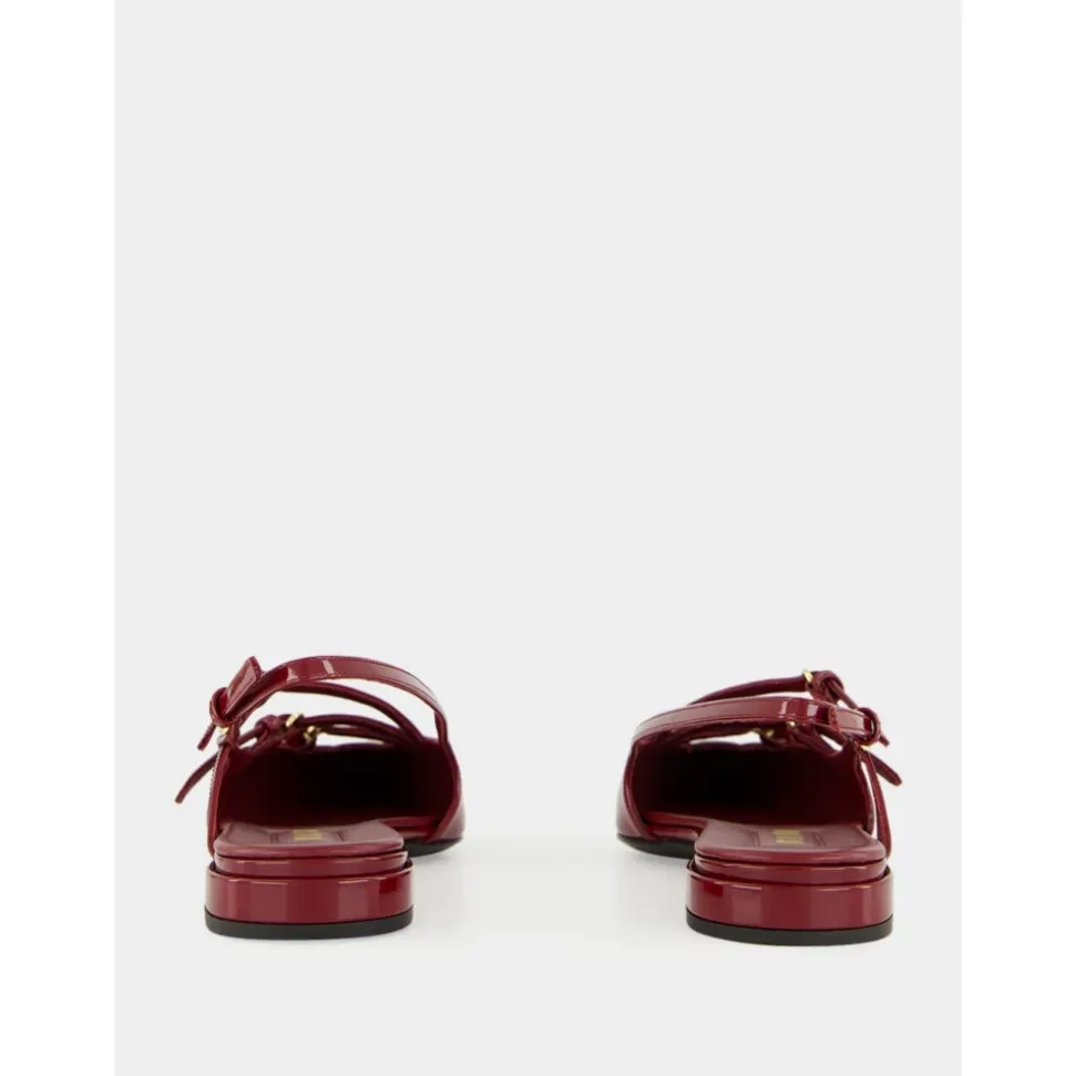 Bailarinas slingback de charol con hebillas