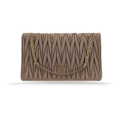 Bolso de Hombro con Botón Magnético de Cuero