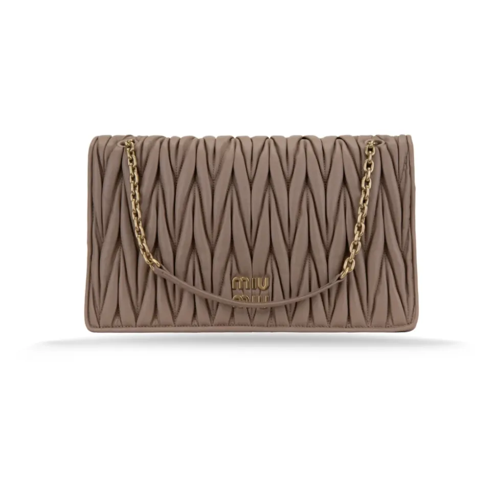 Bolso de Hombro con Botón Magnético de Cuero