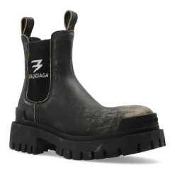 Bota Chelsea Strike