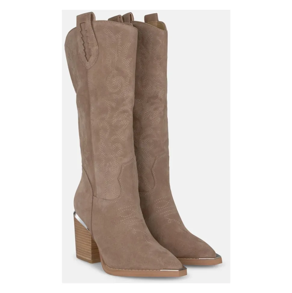 Bota de tacón bordado