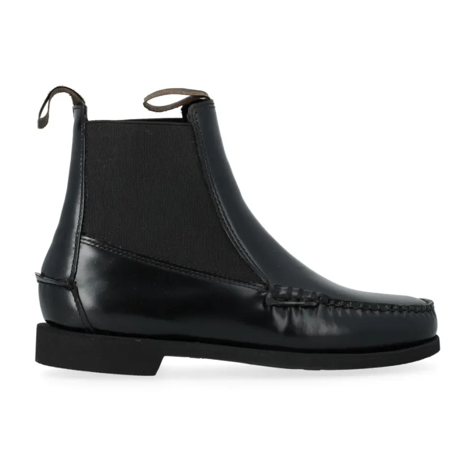Botines negros de cuero con inserciones elásticas