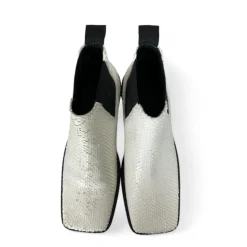 Botín de cuero blanco con estampado de reptil