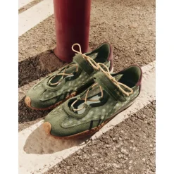 Bridge Sneaker