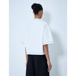 Camiseta Boxy con Logo Bordado
