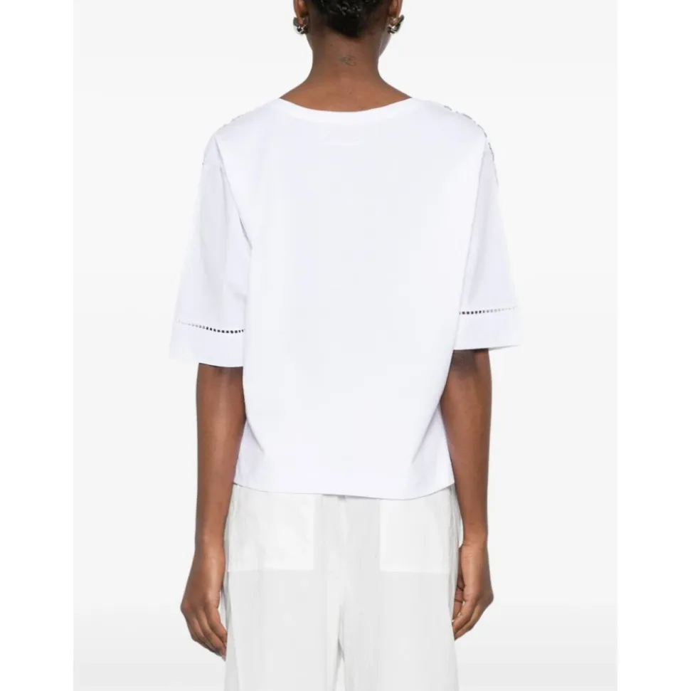 Camiseta con cuello en V y calados