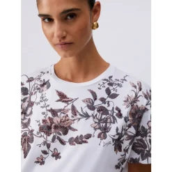 Camiseta con estampado y bordado