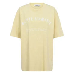 Camiseta con logo en el cuello