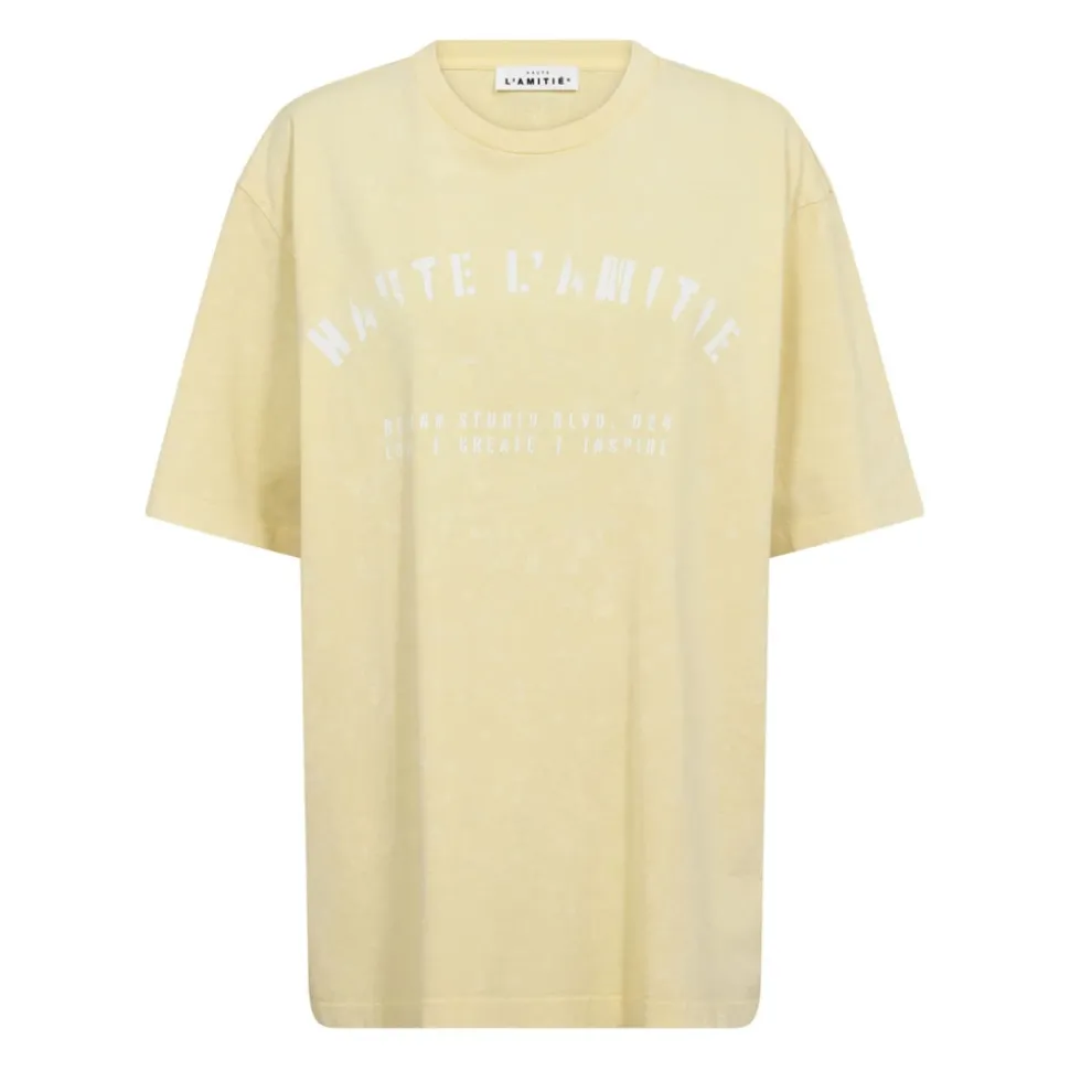Camiseta con logo en el cuello