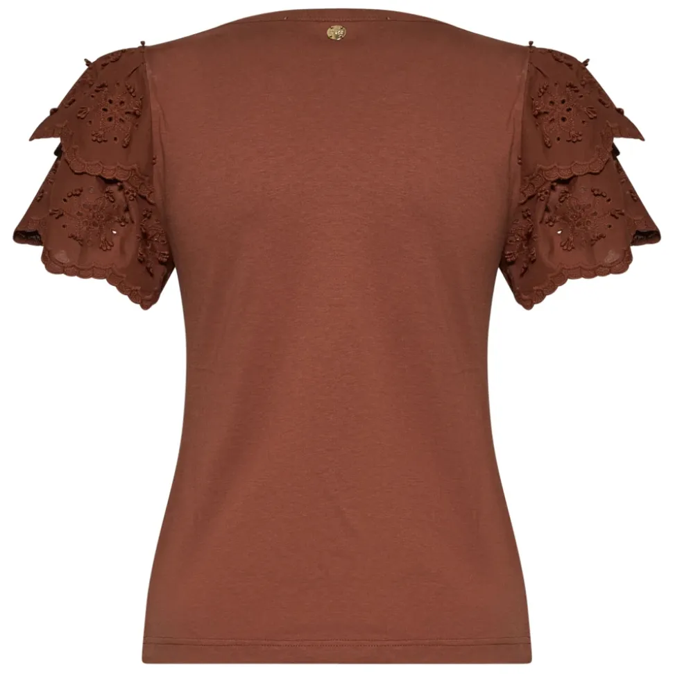 Camiseta con mangas decorativas