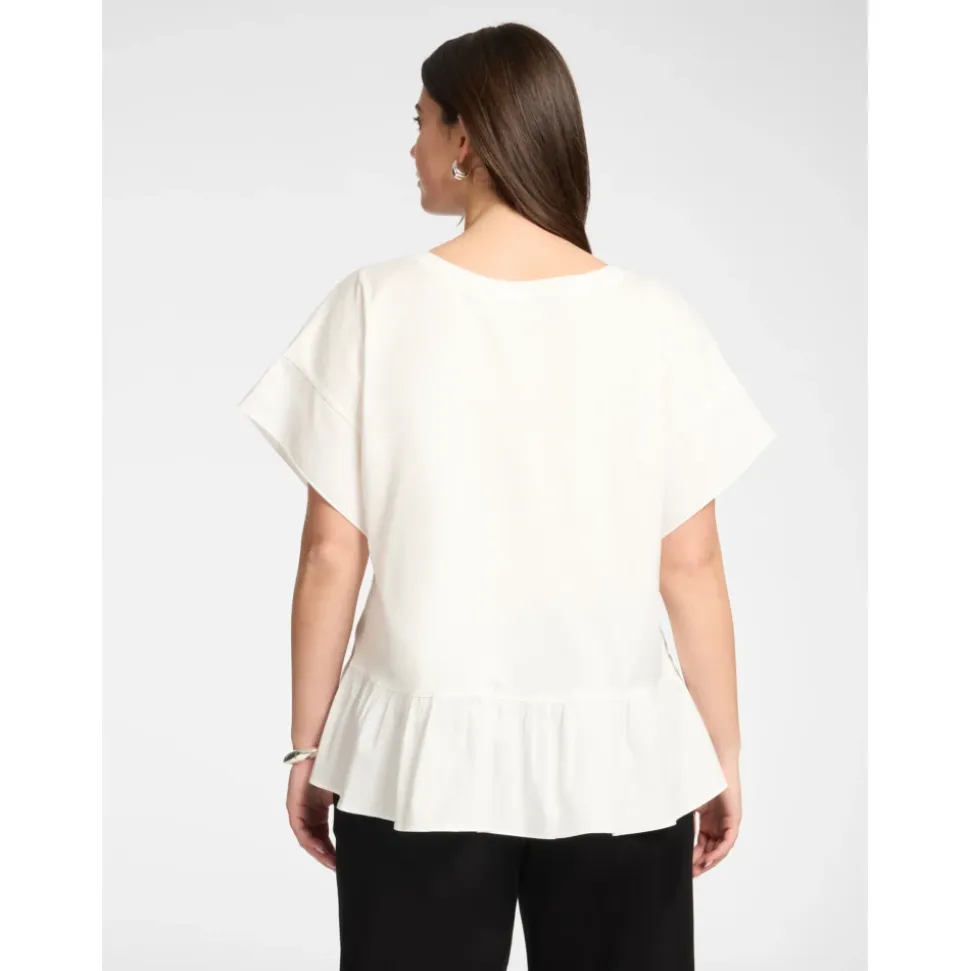Camiseta con Volante en el Dobladillo