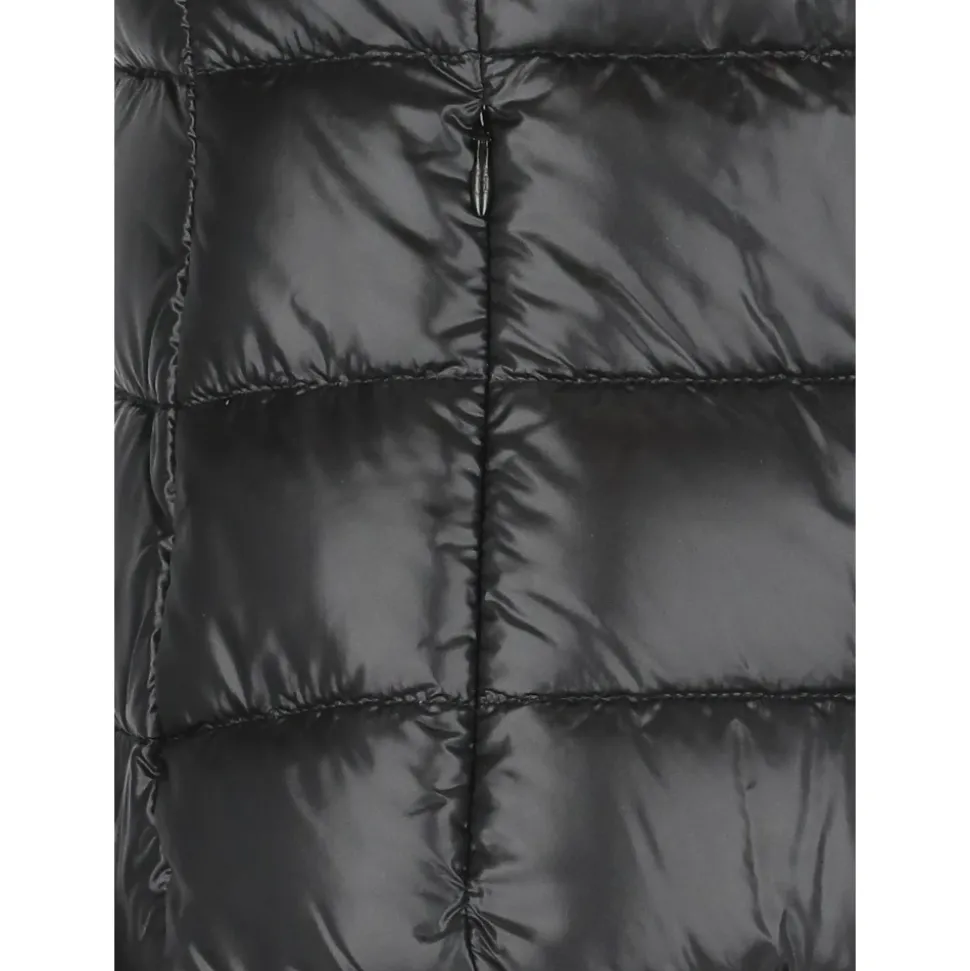 Chaqueta Acolchada Negra con Cuello Alto