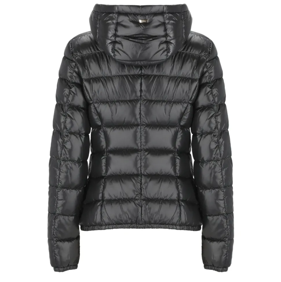 Chaqueta Acolchada Negra con Cuello Alto