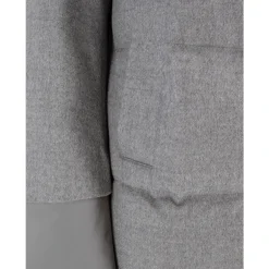 Chaqueta con Cuello Ajustable y Cremallera Metálica
