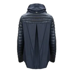Chaqueta corta de plumón con cuello alto
