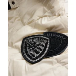 Chaqueta Gris Acolchada con Ribete de Piel