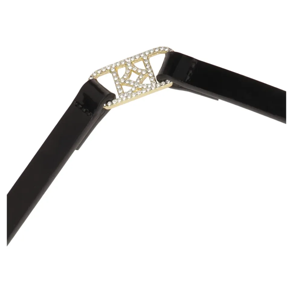 Cinturón negro estrecho con cadena dorada