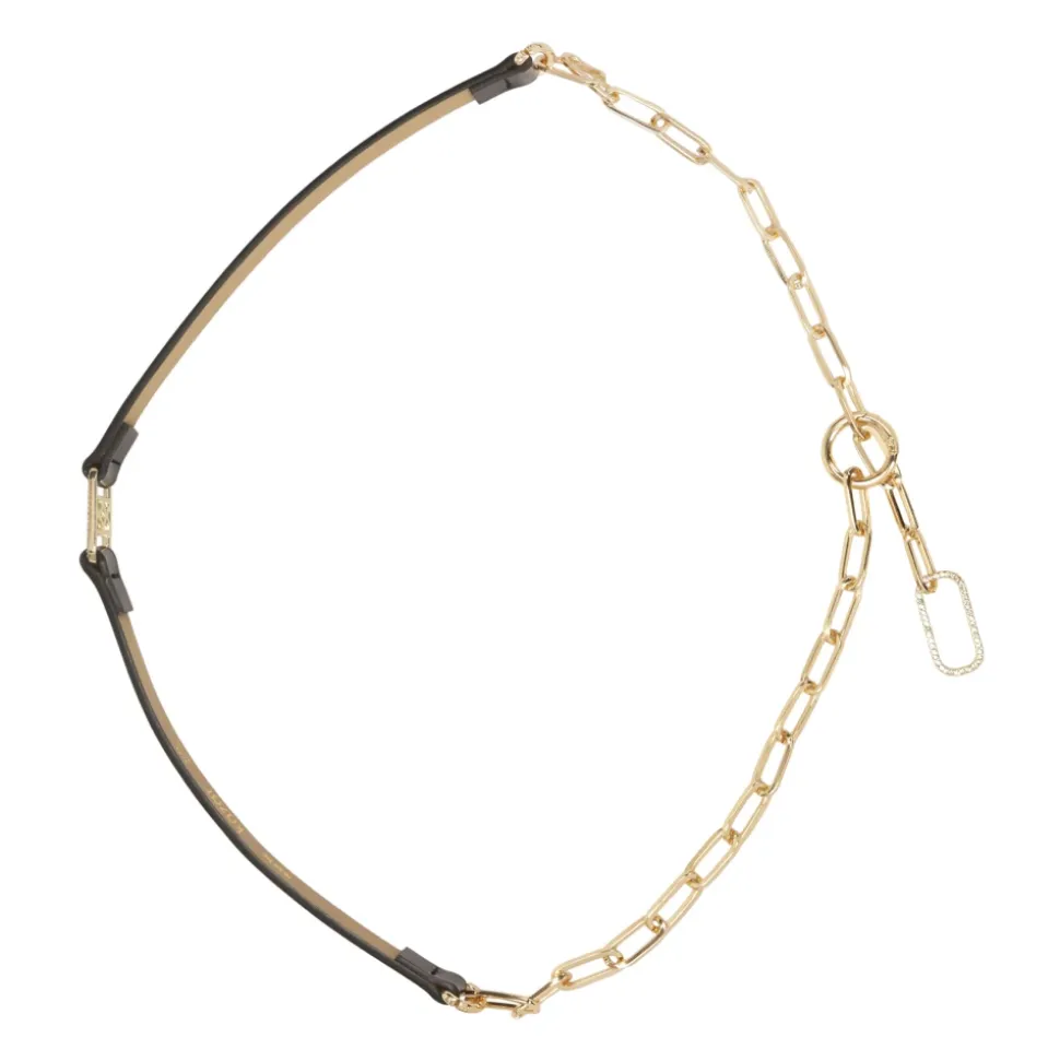 Cinturón negro estrecho con cadena dorada