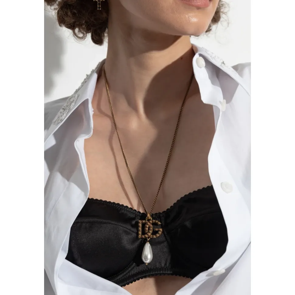 Collar con colgante en forma de logotipo