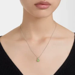 Collar con colgante Piedra Natal de Agosto Corte Cojín Verde
