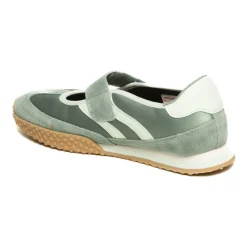 Cozad Sneaker
