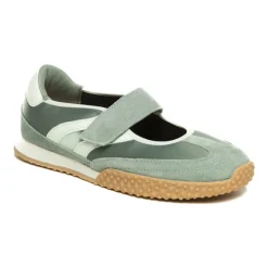 Cozad Sneaker