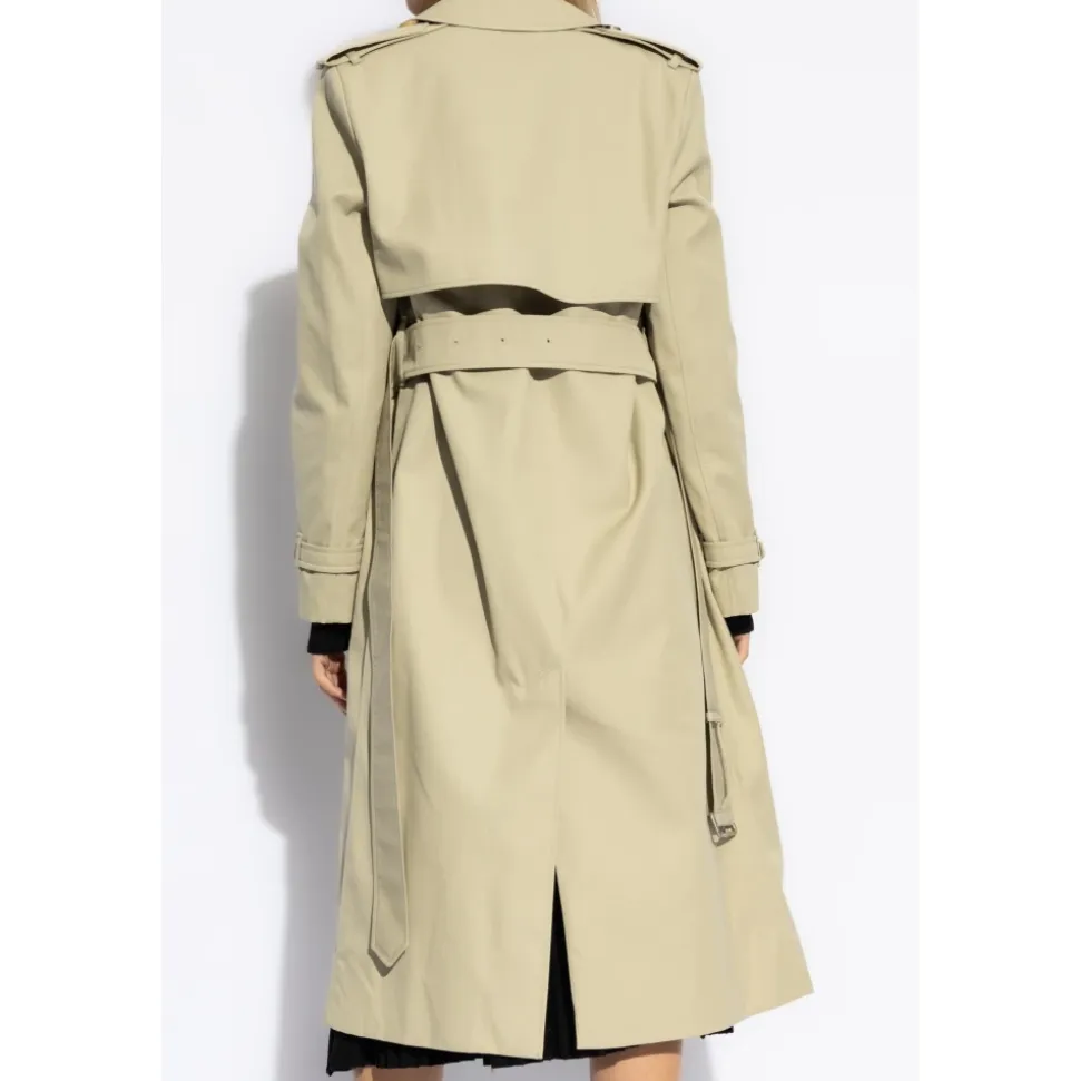 Gabardina con cinturón