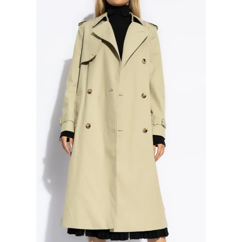 Gabardina con cinturón