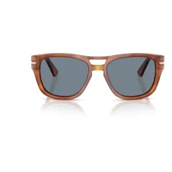 Gafas de sol elegantes en tono marrón