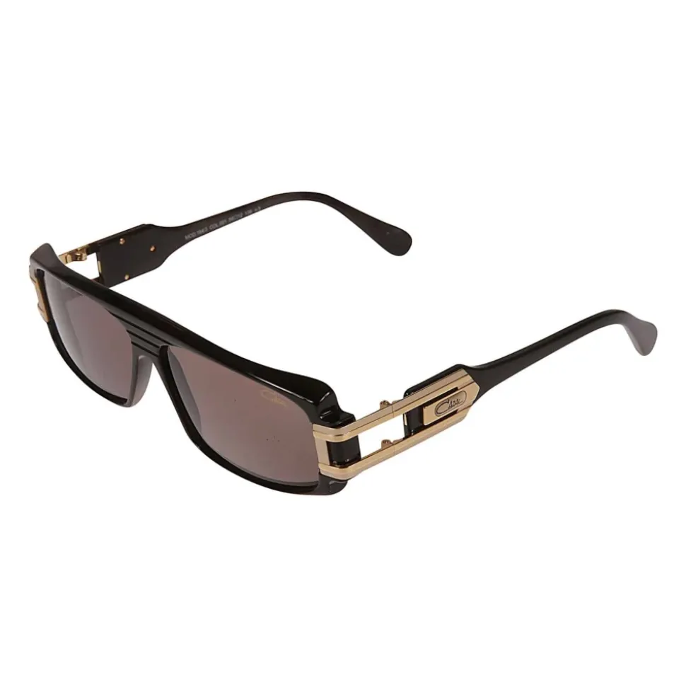 Gafas de sol elegantes para personas a la moda