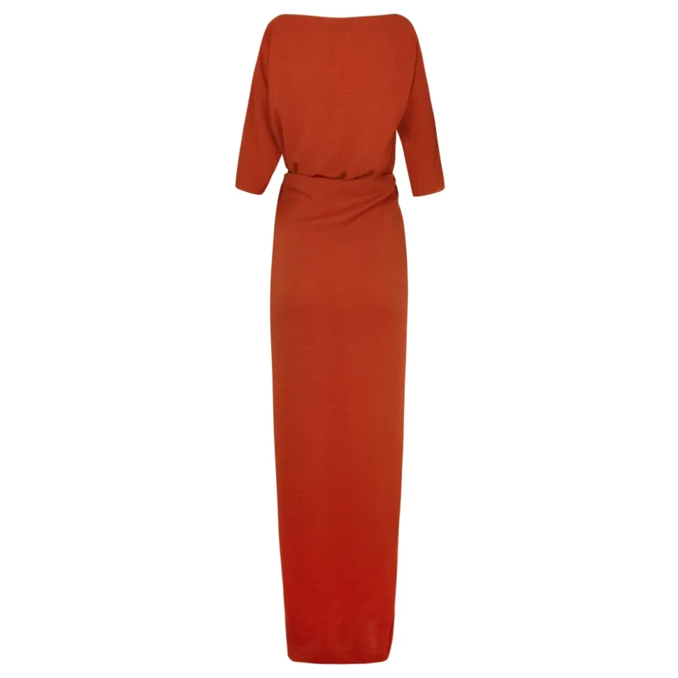 Genara, vestido en seda bermellon-