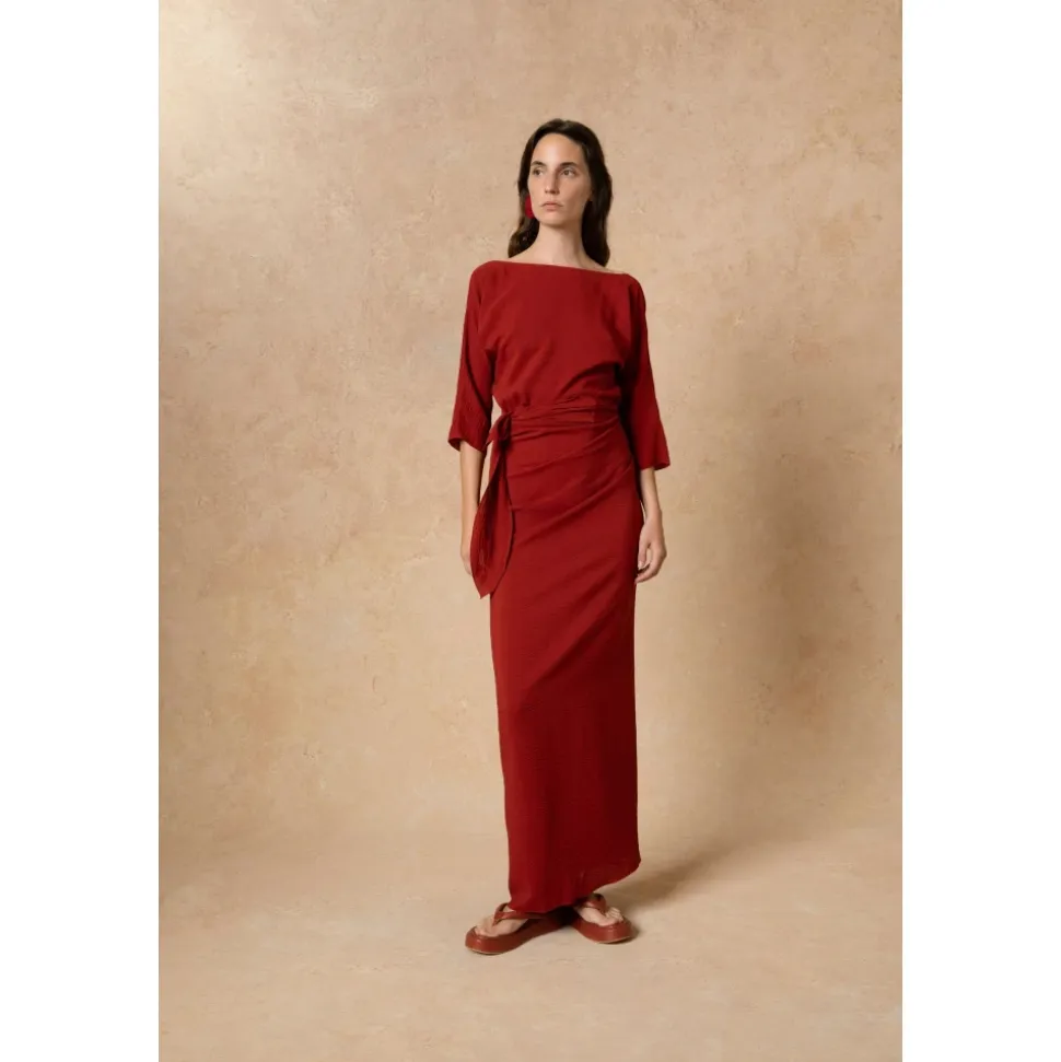 Genara, vestido en seda bermellon-