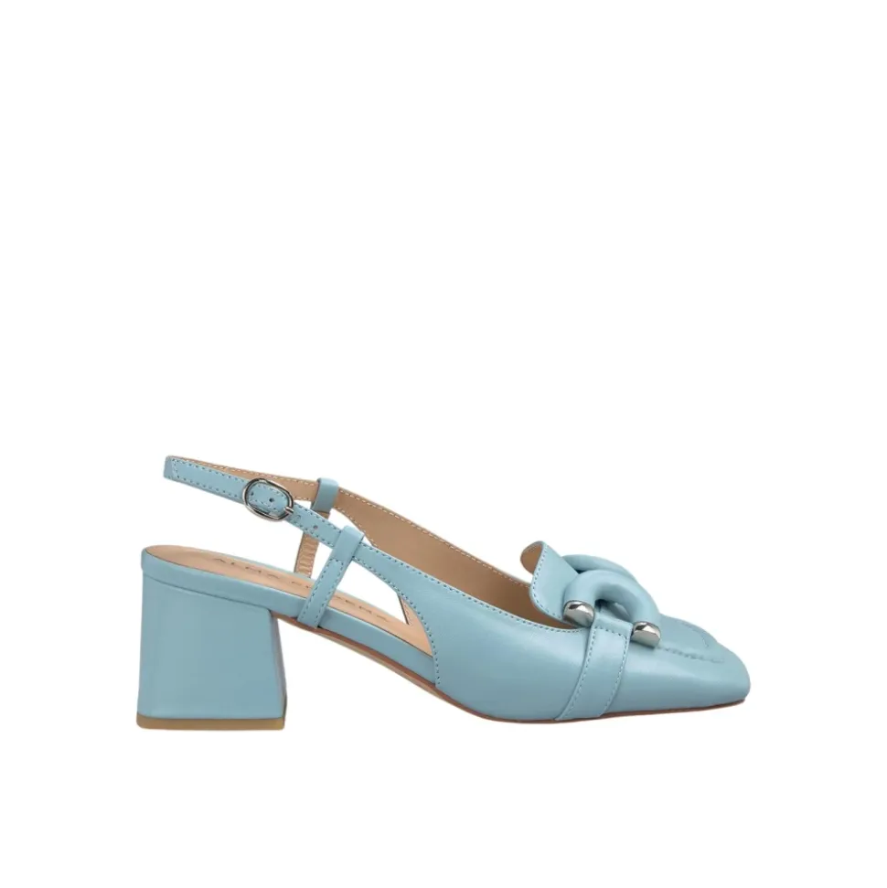 Heel shoe detail