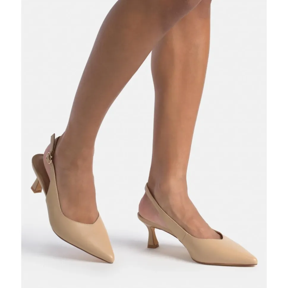 Kitten heeled shoes