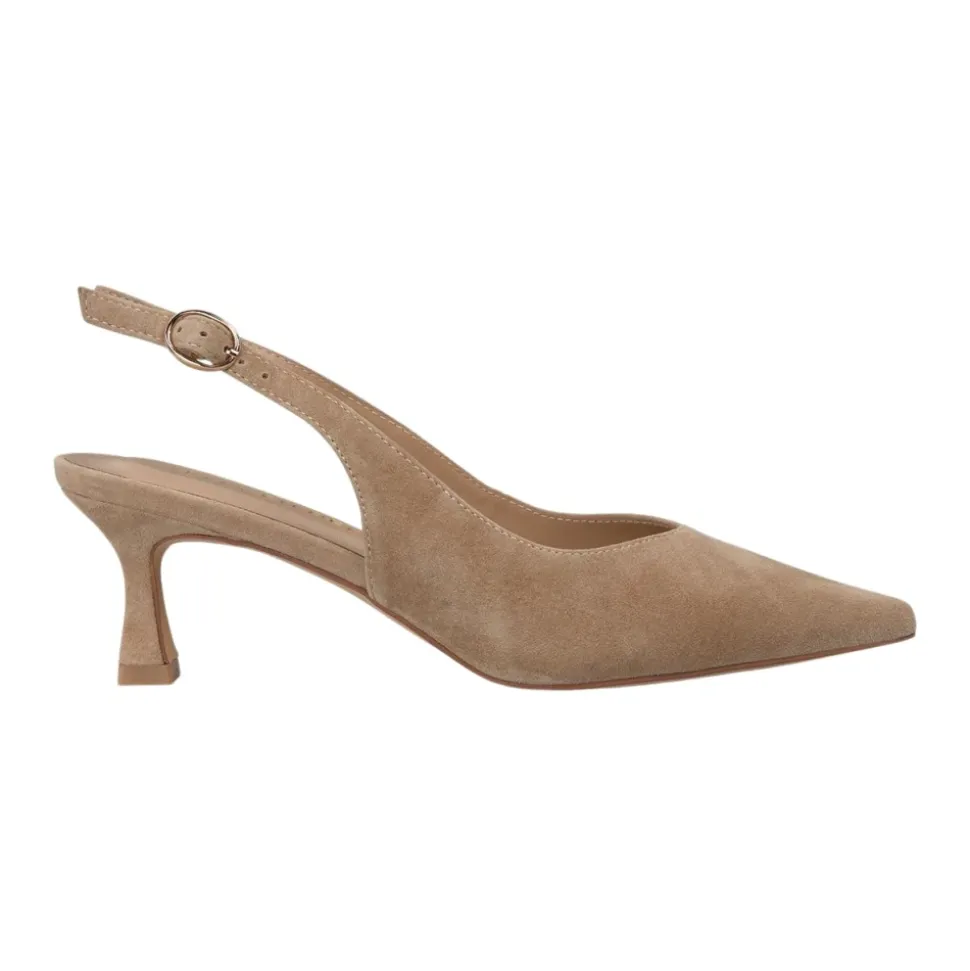 Kitten heeled shoes