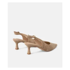 Kitten heeled shoes