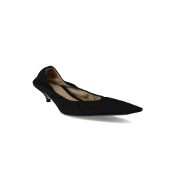 Liisa Pump