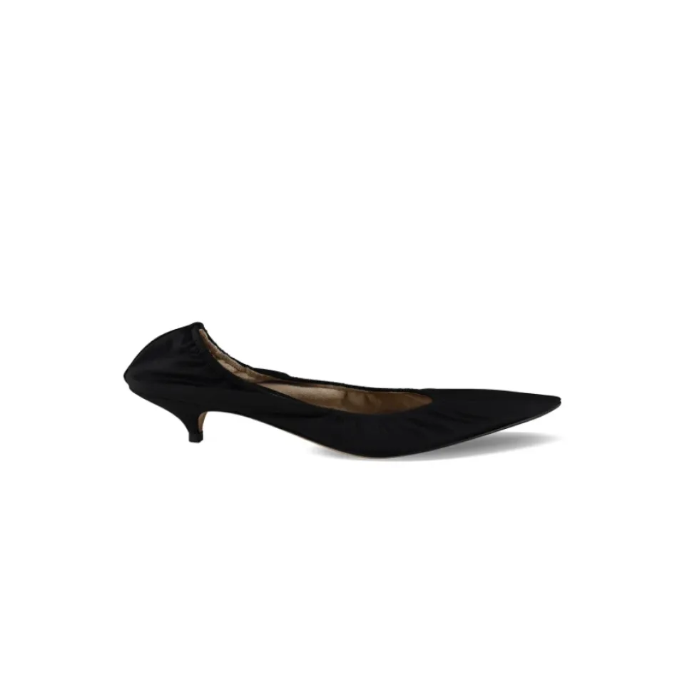 Liisa Pump