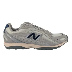 204L Sneakers