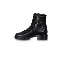 Mad Boot