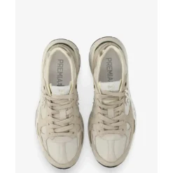 Mased Sneakers