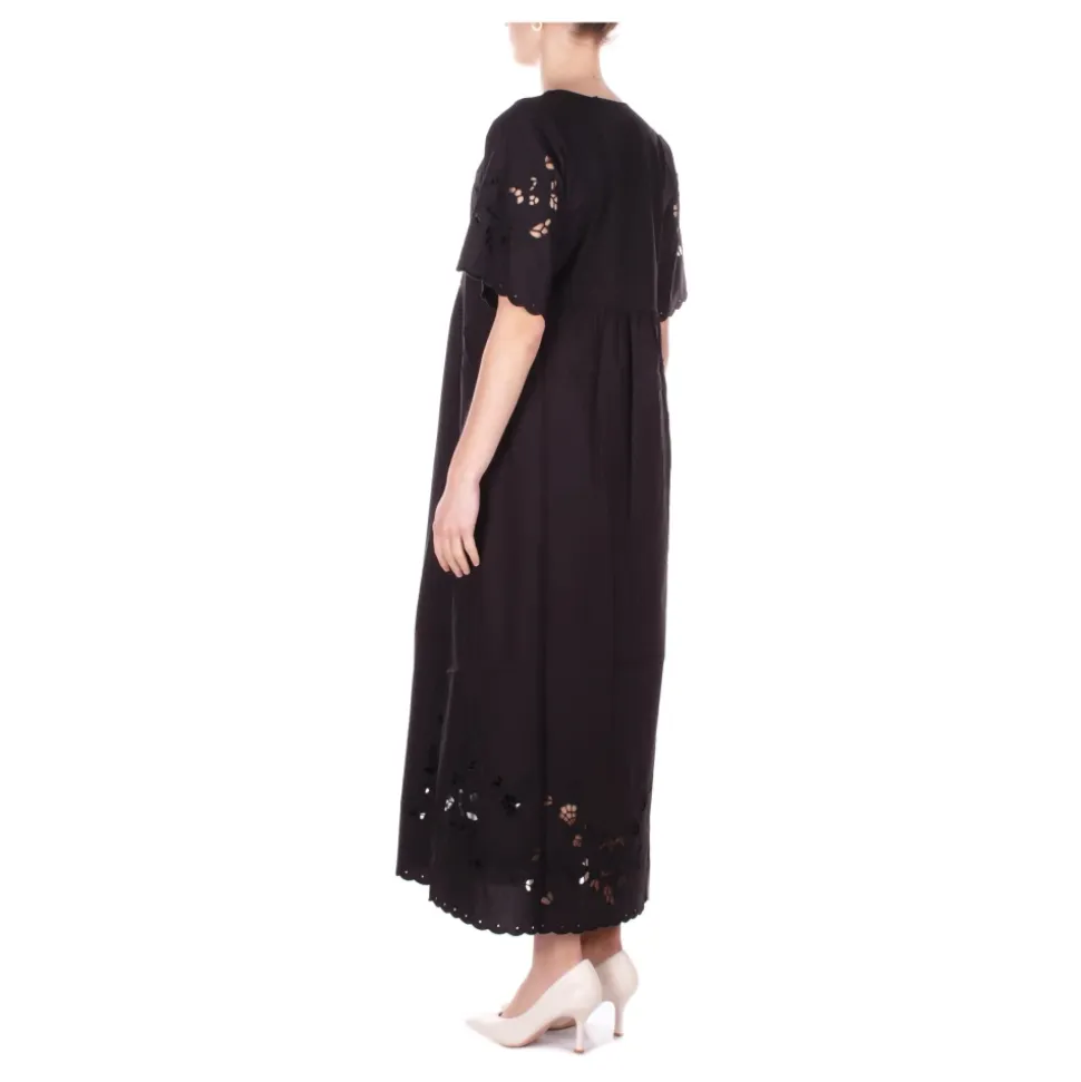 Maxi Vestido con Detalles de Ojal