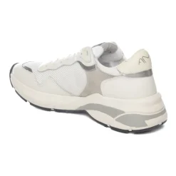 Moon Sneaker