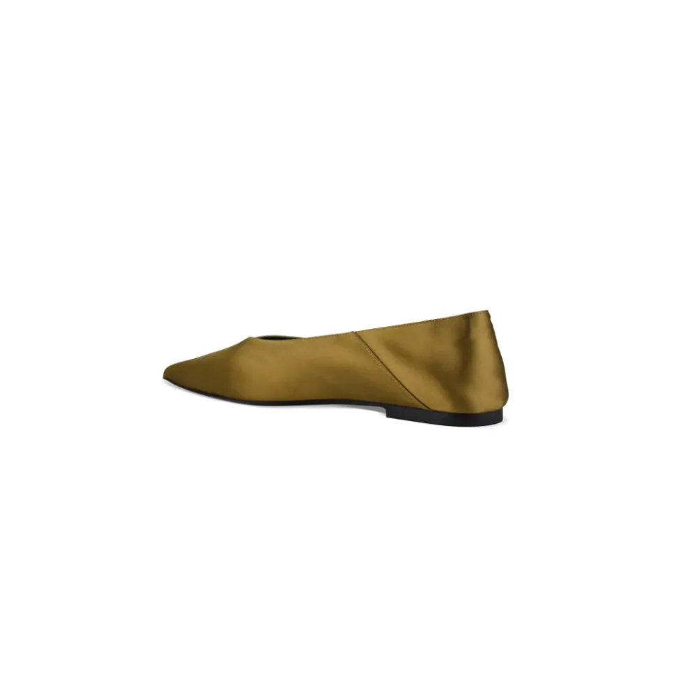 Nour 05 Mule