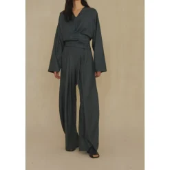 Pantalones Anchos Plisados