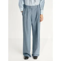 Pantalones de lana a medida con pliegues frontales