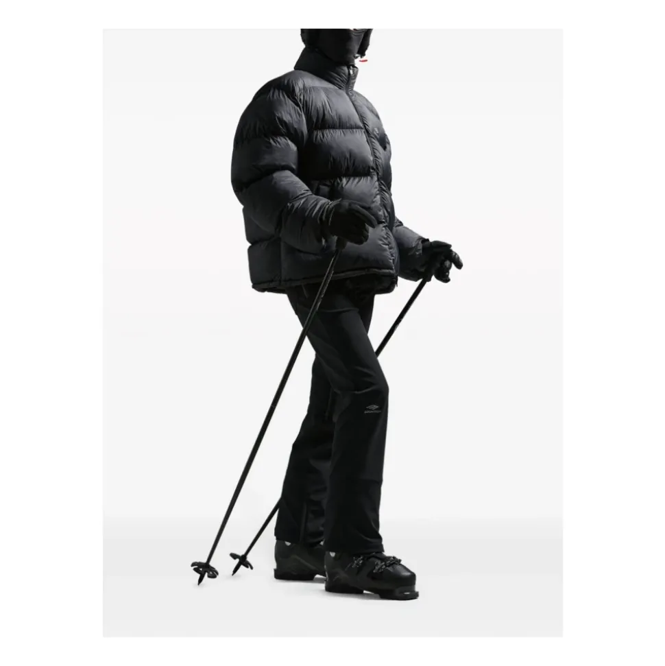 Pantalones Negros con Ajuste Real