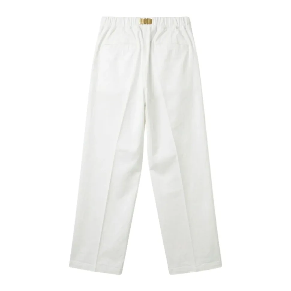 Pantalones plisados con cinturón